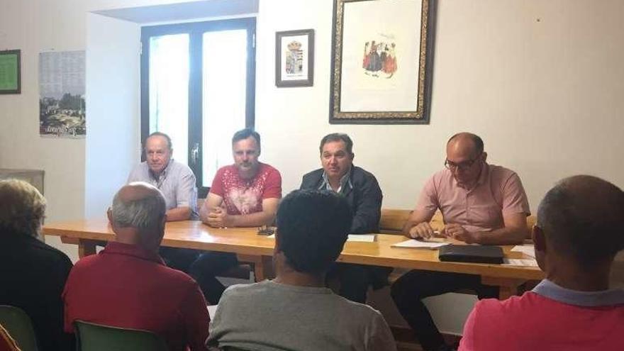 Un momento de la reunión de la asociación con productores.