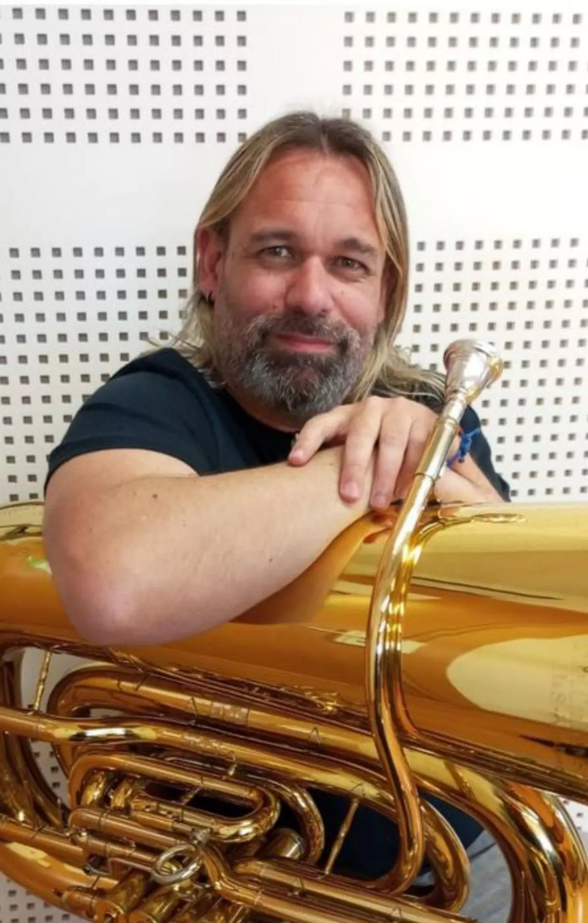 Pablo González-Merino, profesor en el Conservatorio de Gijón: "No soy menos músico por tocar en una banda"