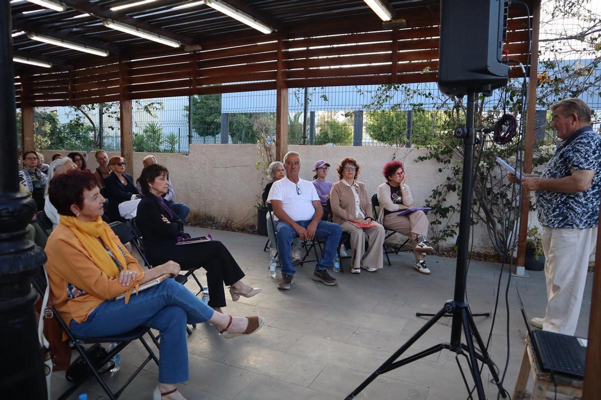 Saturninita acogió el II Encuentro de Poesía Maspalomas Faro de Versos Saturninita acogió el II Encuentro de Poesía Maspalomas Faro de Versos