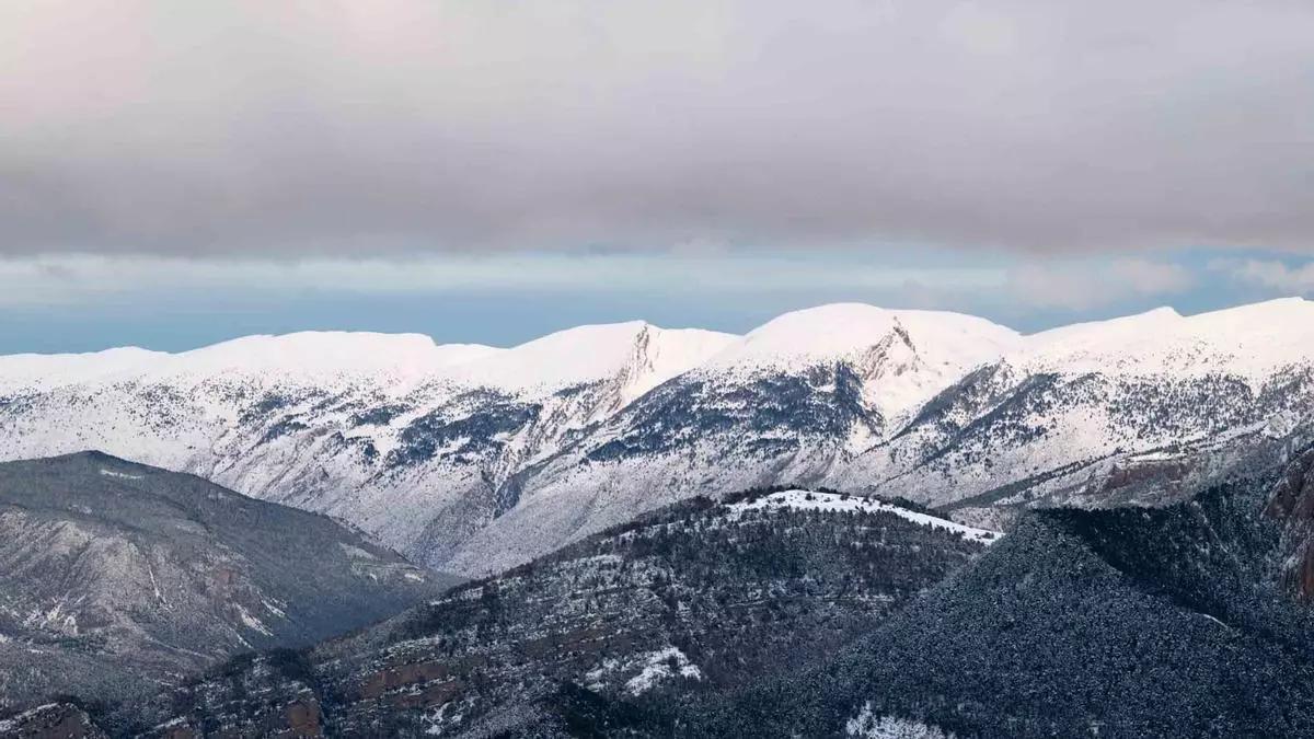La cordillera del Cadí nevada, el día de Navidad.