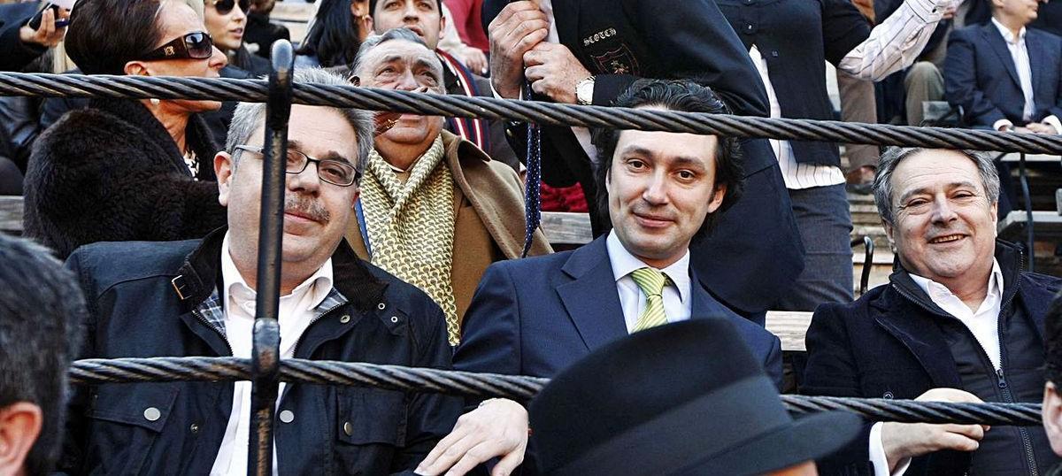 Juan José Medina, Vicente Betoret y Alfonso Rus en la plaza de toros en una imagen de 2009.