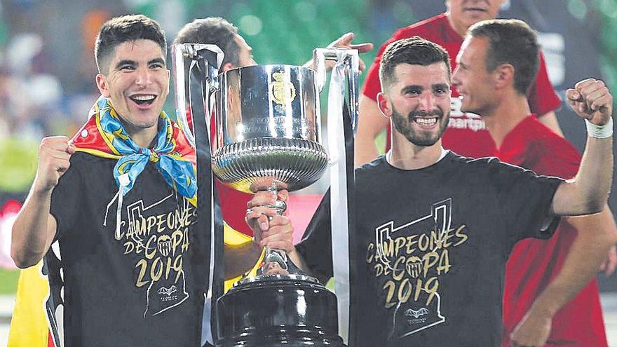 Gayà, el único superviviente del once titular de la Copa del Centenario