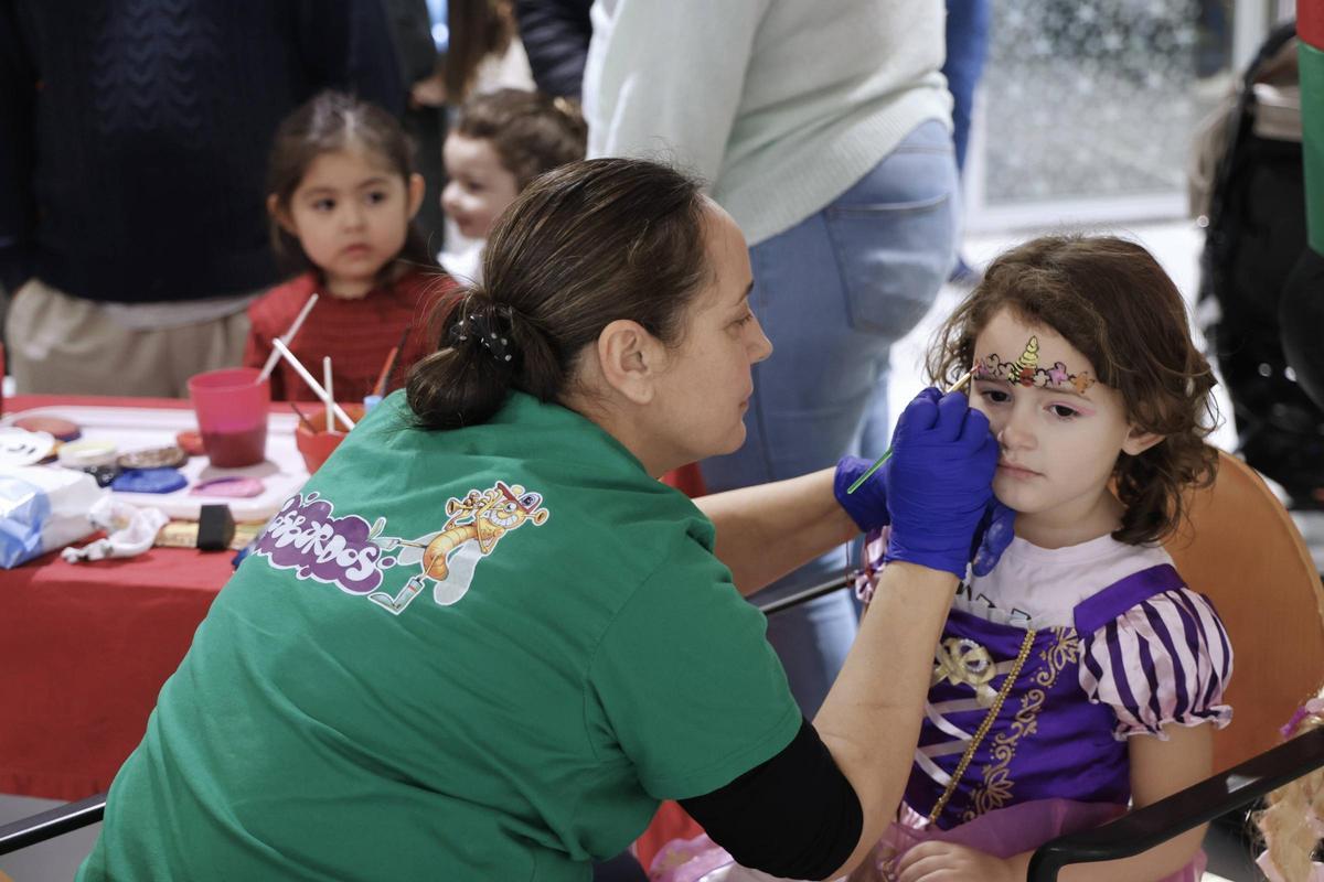 Los Reyes Magos fieles visitan a los pacientes del Hospital Provincial de Conxo Los Reyes Magos fieles visitan a los pacientes del Hospital Provincial de Conxo
