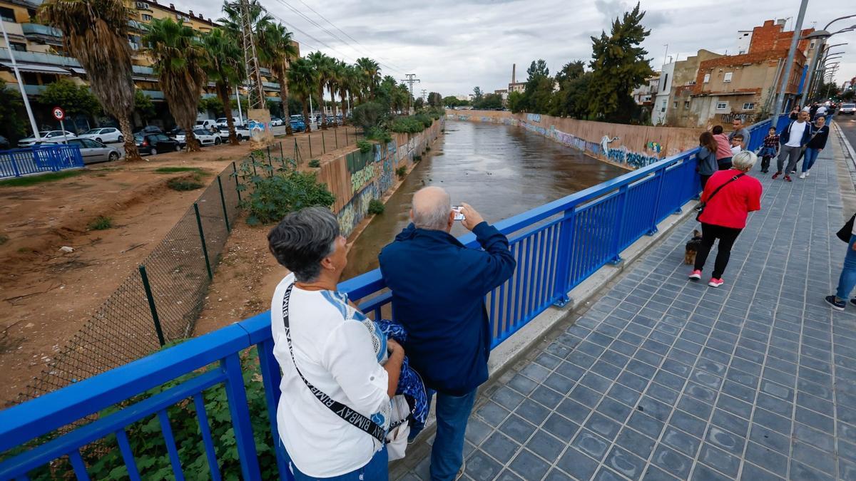 Valencia se prepara para afrontar el día más adverso de las lluvias.