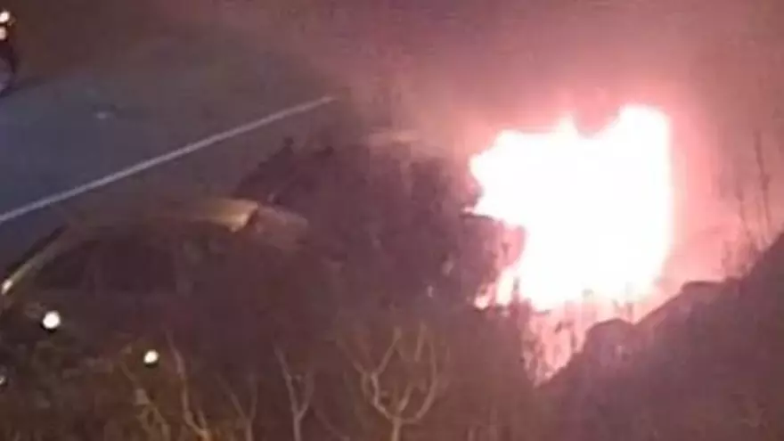 Arde un coche de madrugada en Las Palmas de Gran Canaria
