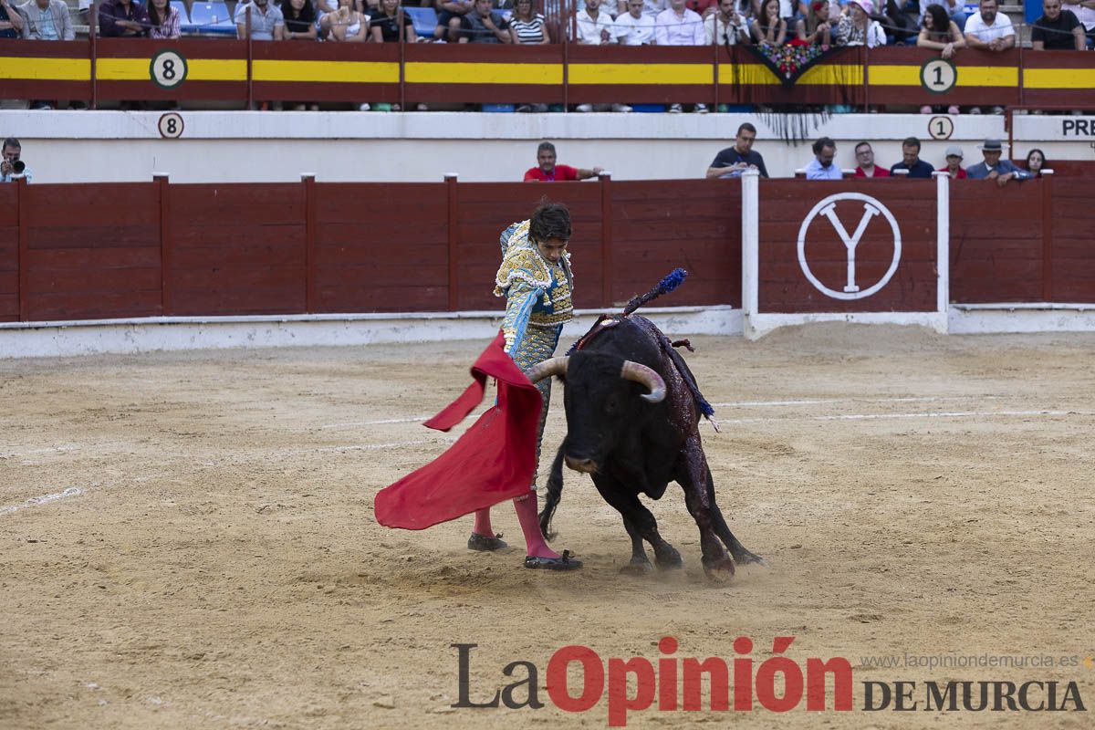 Tarde histórica en Abarán con la alternativa de José María Trigueros y el indulto de Tomás Rufo, junto a Castella salieron a hombros