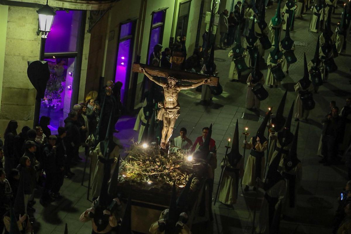 GALERÍA | Un silencio sepulcral protagoniza la procesión de las Siete Palabras de Zamora GALERÍA | Un silencio sepulcral protagoniza la procesión de las Siete Palabras de Zamora