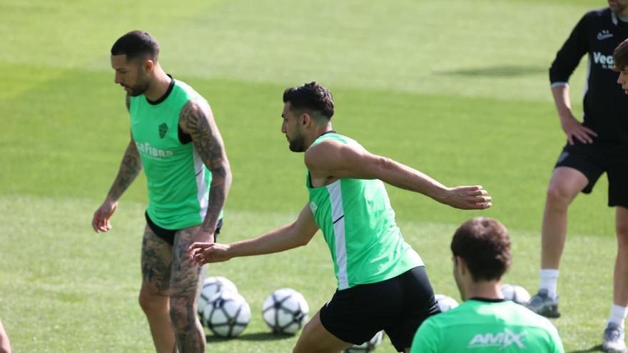 Entrenamiento del Elche en la previa del derbi contra el Valencia