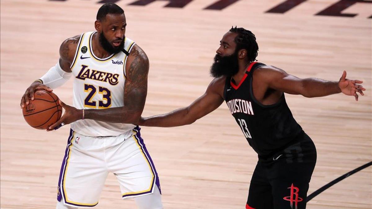 LeBron James sigue rompiendo récords