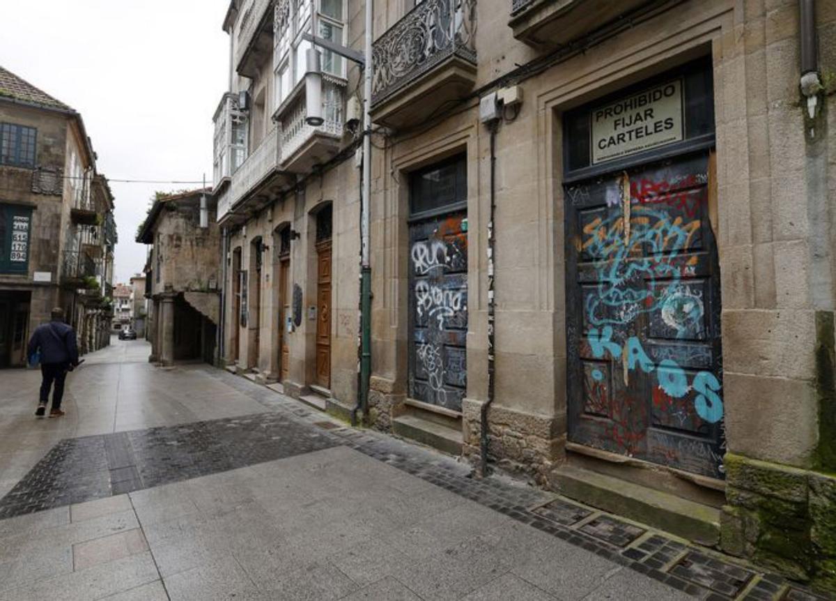 No se libran ni las puertas. | G. Santos