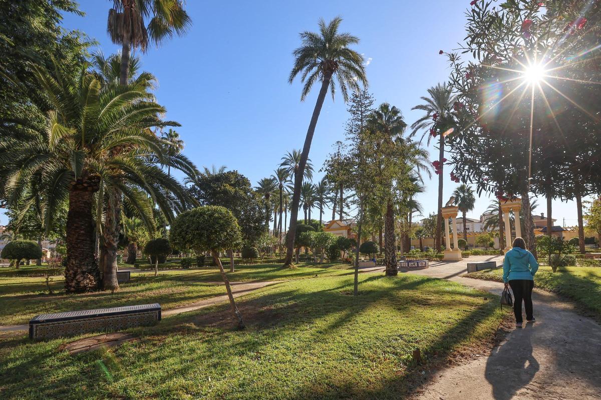 Jardines abiertos al público en Jacarilla en torno a la Casa Palacio del Marqués de Fontalba