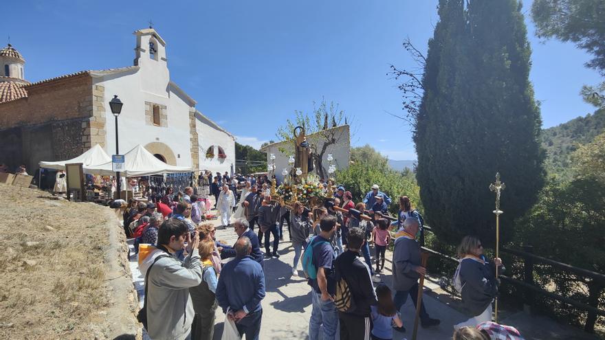 Sant Vicent arrastra a la calle a miles de vecinos de Castellón en una intensa jornada
