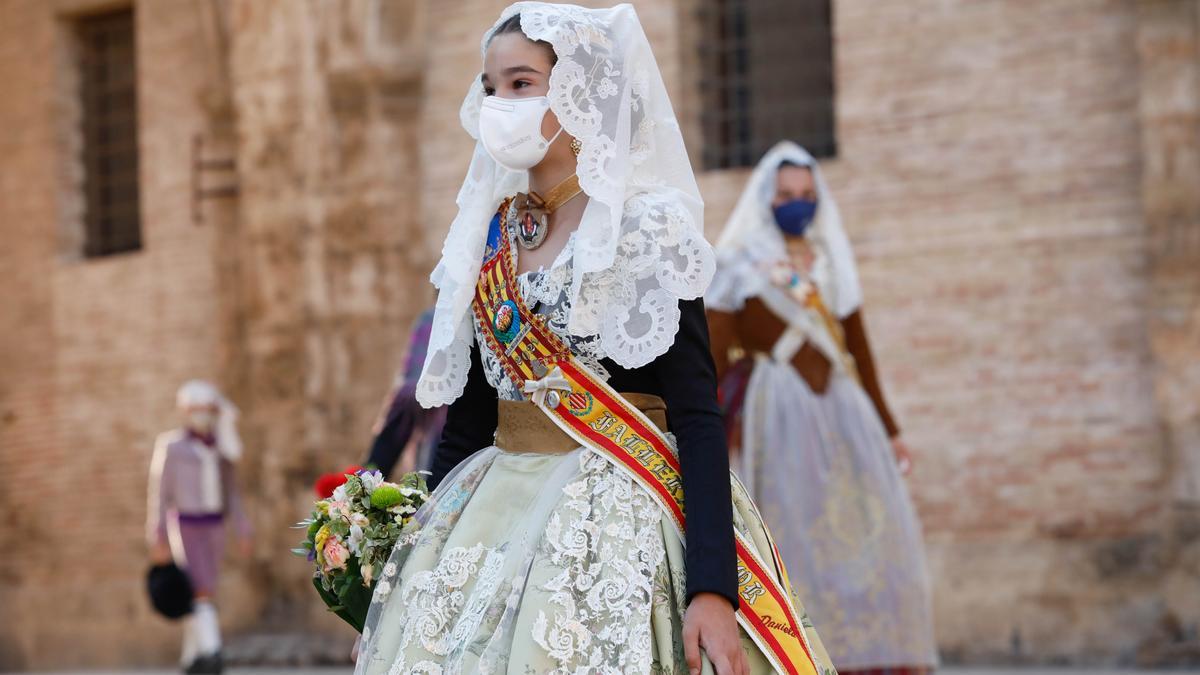 Búscate en el segundo día de Ofrenda por las calles del Mar y Avellanas entre las 9:00 y 10:00 horas