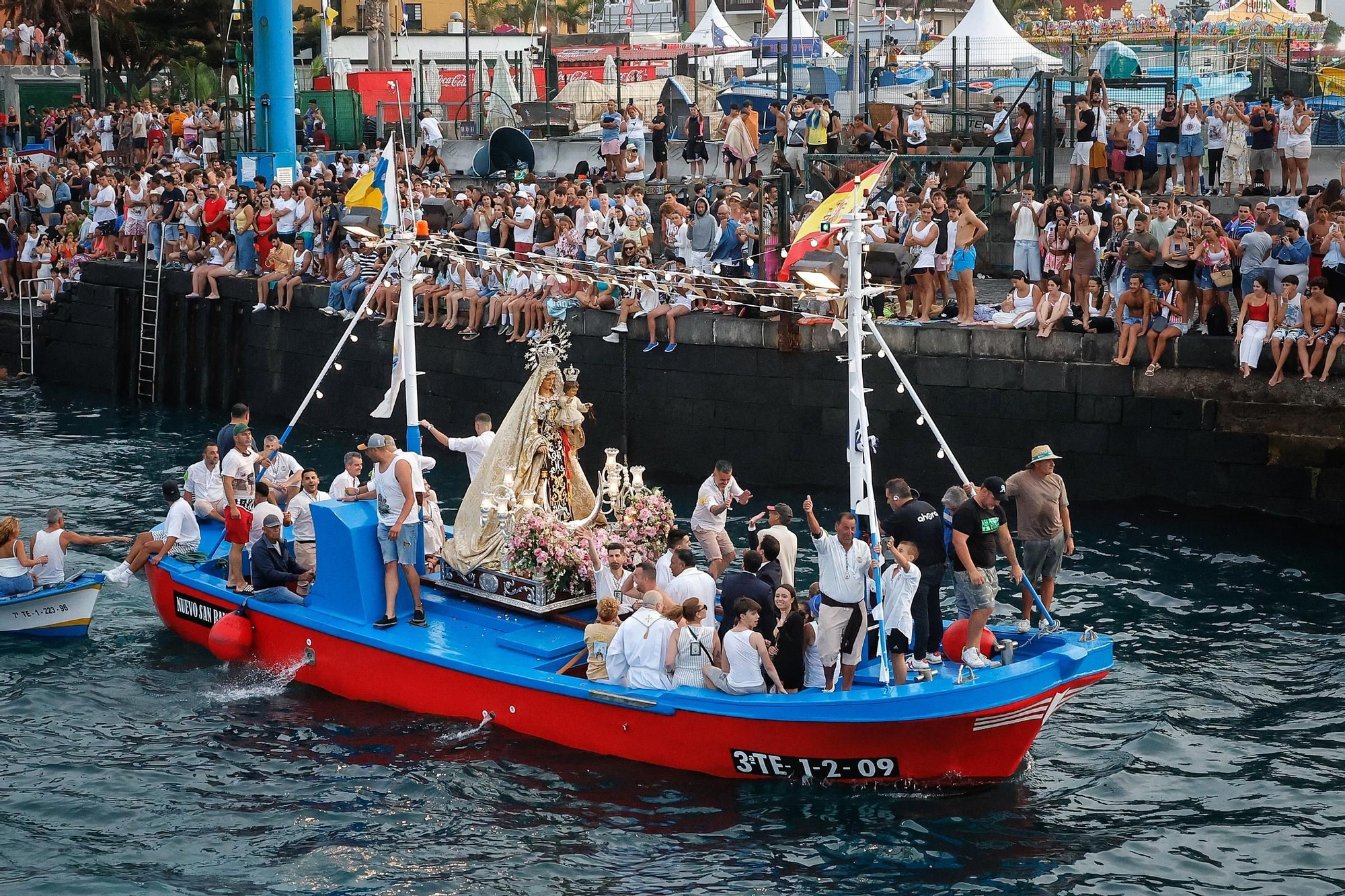 Embarcación de la Virgen del Carmen en el Puerto de la Cruz.