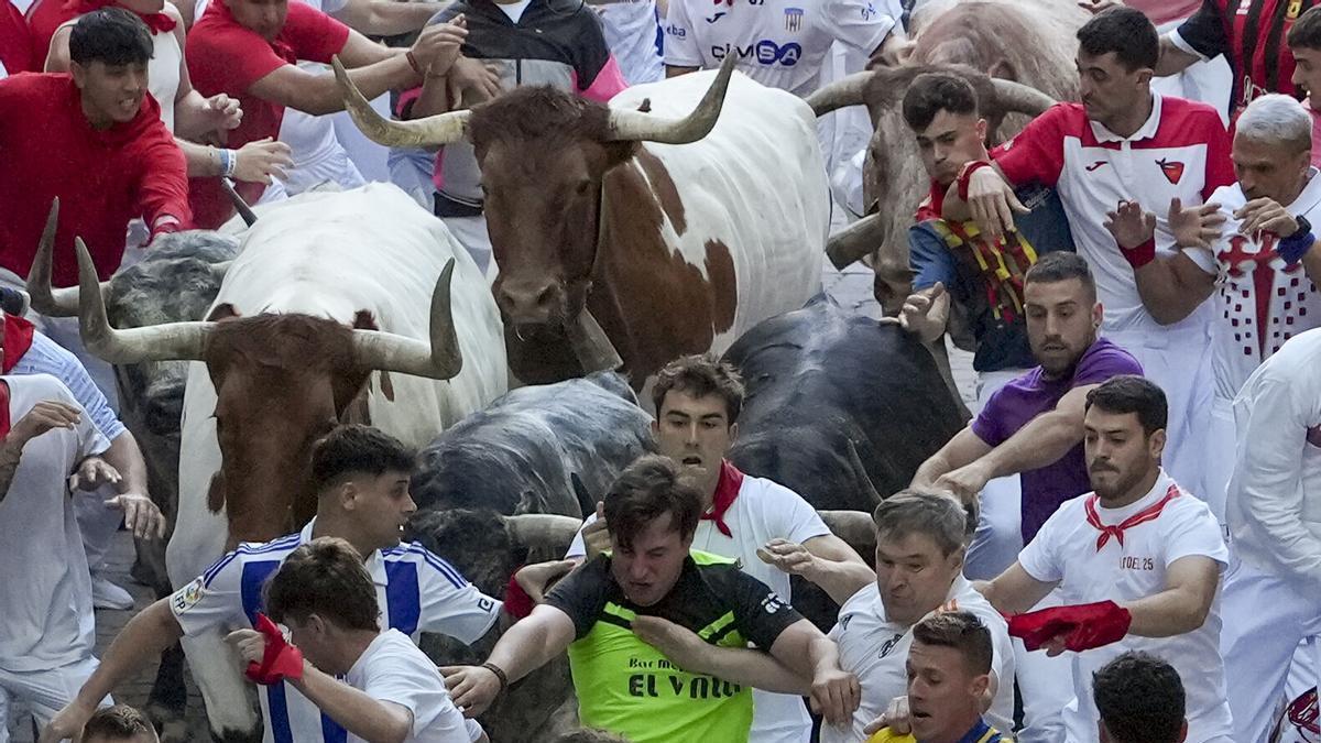 Los Sanfermines, las Fallas y su cobertura desigual, a debate en Tot és Festa