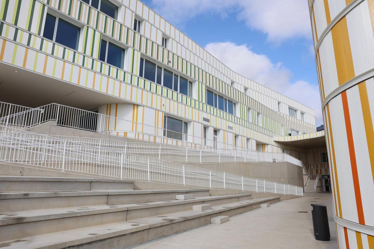 Así es el instituto más caro de Asturias: un recorrido por el IES Margarita Salas de La Corredoria