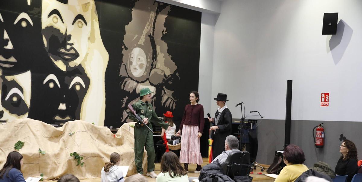 Un momento de la representación teatral en el Alfonso II.