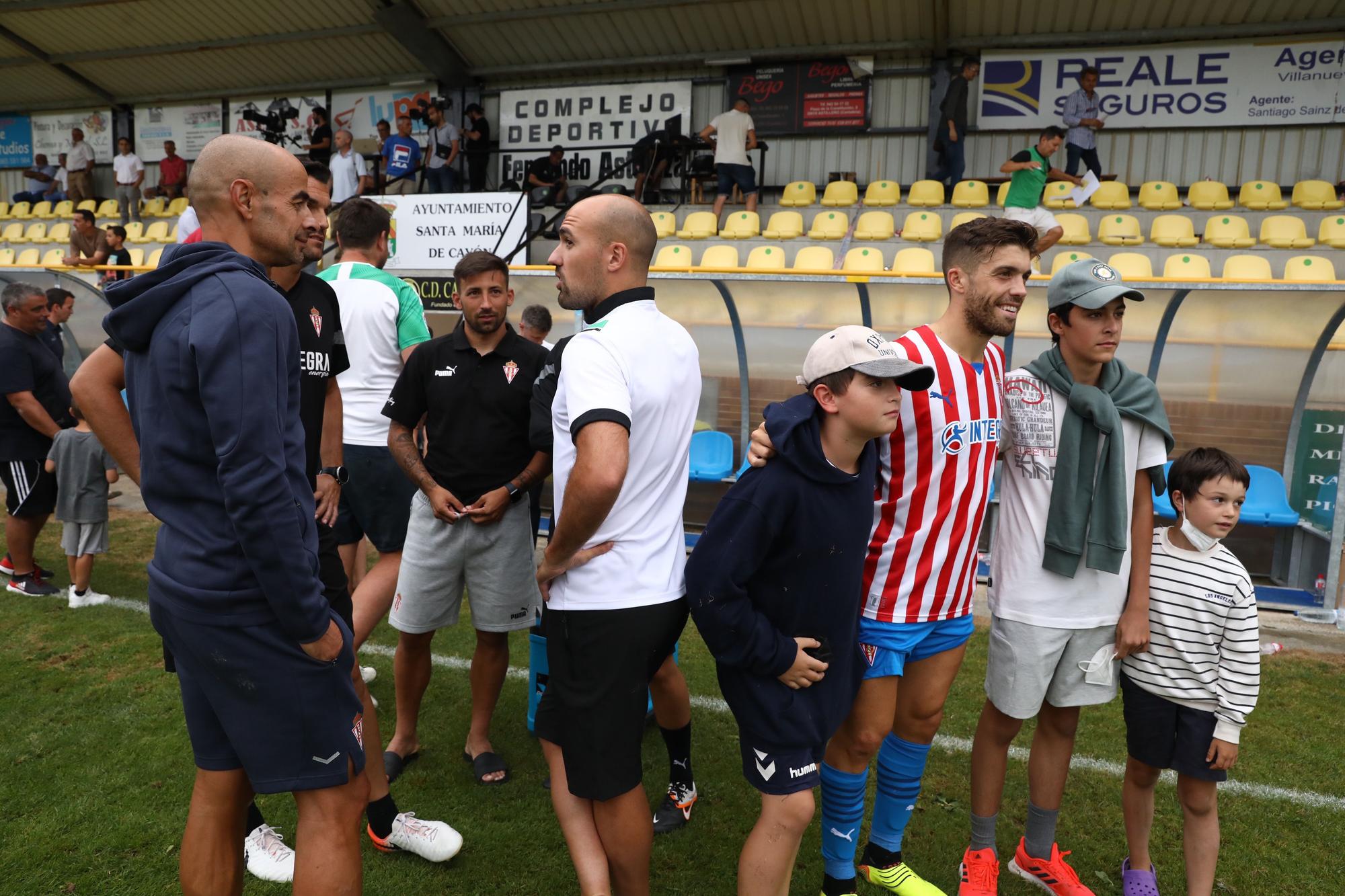 En imágenes: El Sporting vence por 1-0 frente al Racing de Santander en un partido amistoso