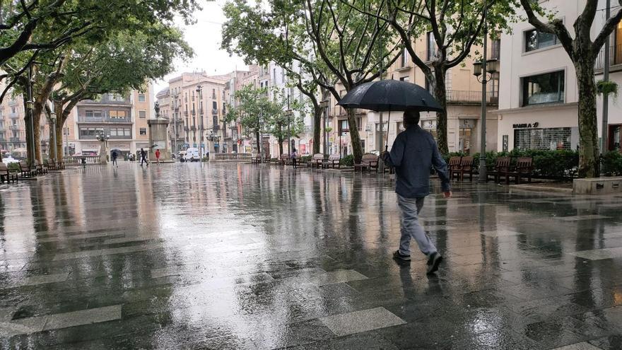 Alerta per fortes pluges a partir del migdia a les comarques de Girona