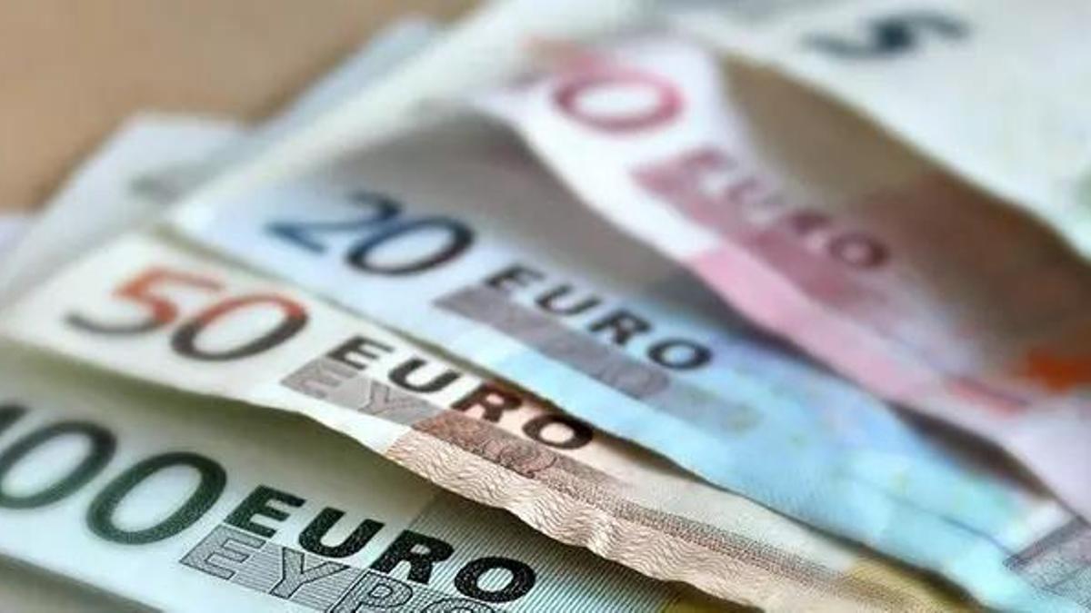 ¿Hay que pagar impuestos por darle dinero a los hijos?
