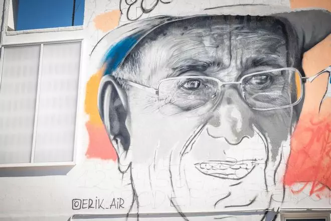 Fresco pintado en la fachada principal del mercado de La Salud
