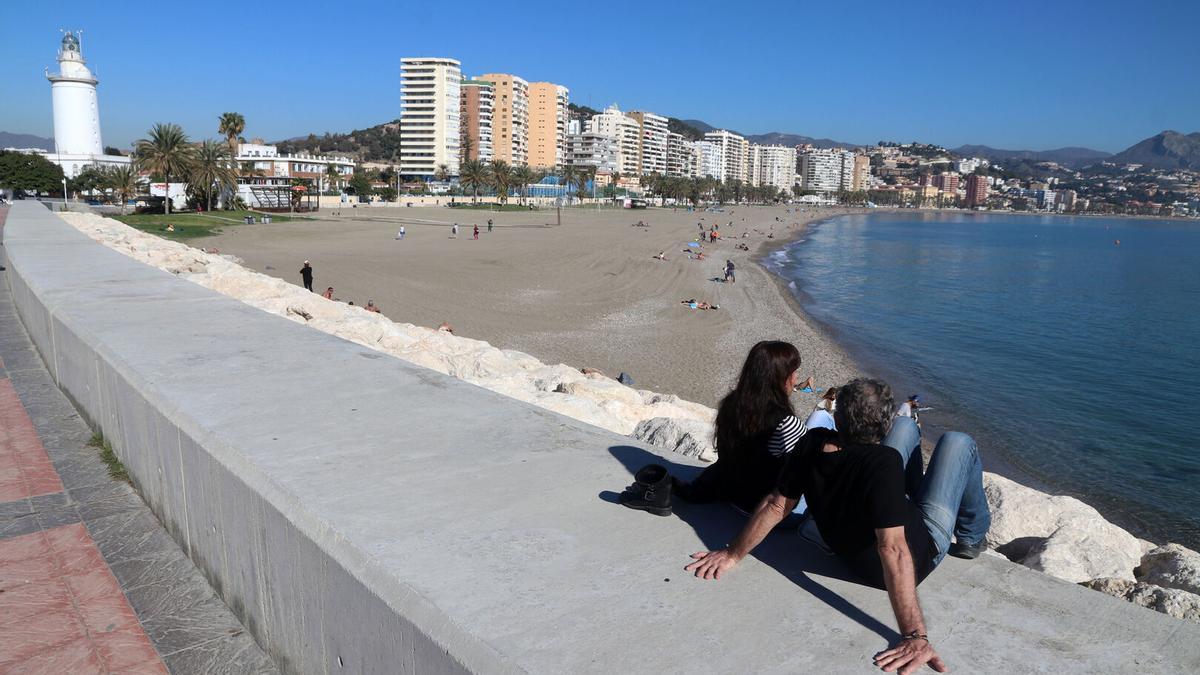Cielos despejados y temperaturas sin cambios en Málaga