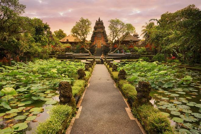 Templos y espiritualidad en Bali.