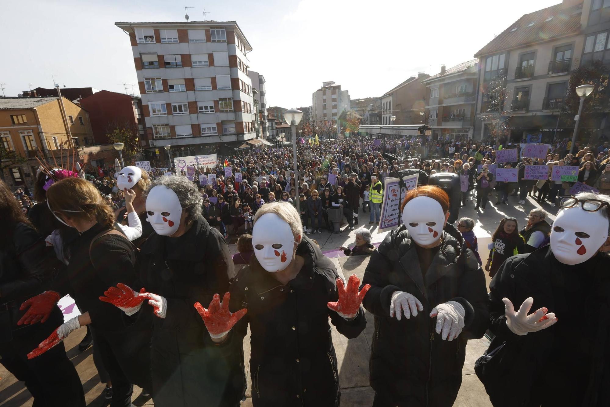 Así fue la manifestación del 25N en Pola de Siero