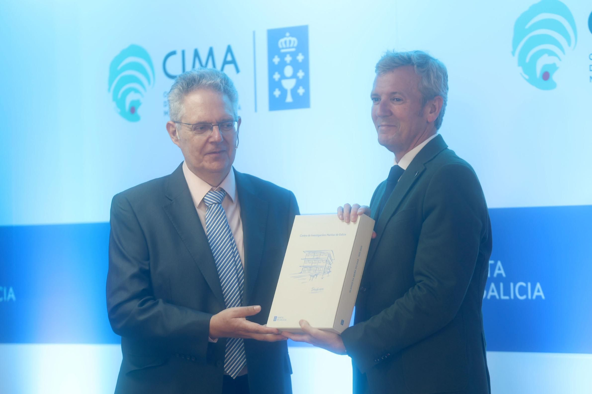 Asistentes a la conmemoración del 50 aniversario del CIMA, en Corón (Vilanova).