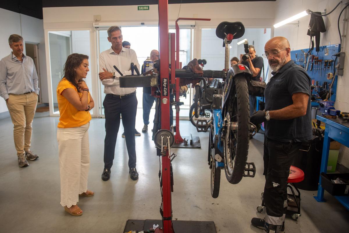 Nueva nave de Emvsa para reparación de bicicletas del servicio BiciCoruña