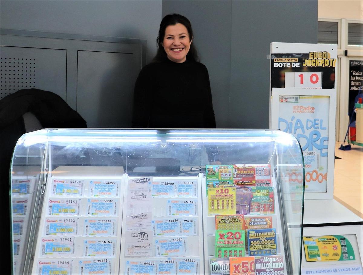 Azucena Lucas, vendedora de la ONCE.