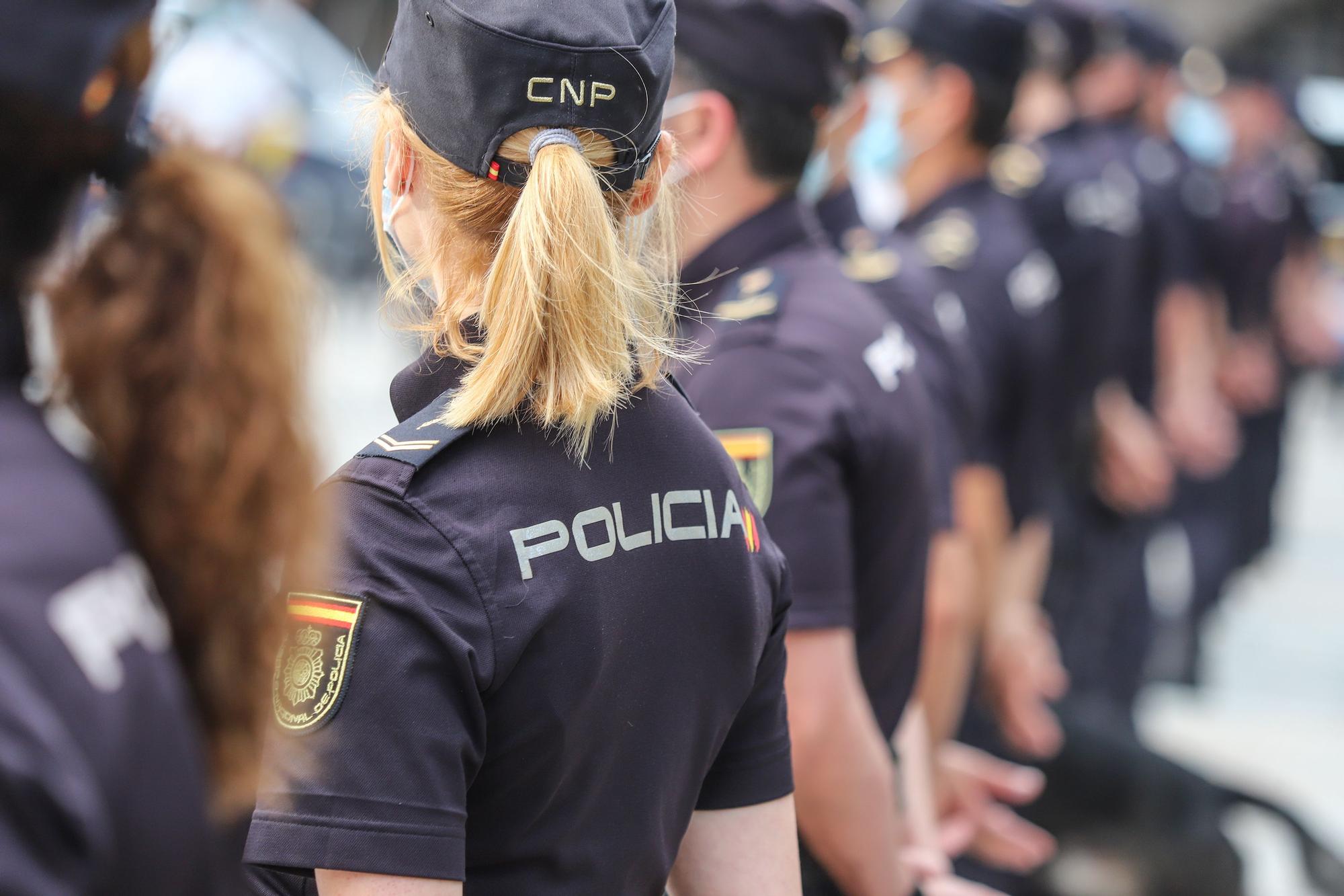 Ceremonia de entrega del bastón de mando  al inspector jefe de la Comisaría de la  Policía Nacional de Orihuela