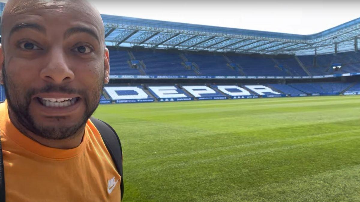 Borja Escalona se cuela en el estadio de Riazor