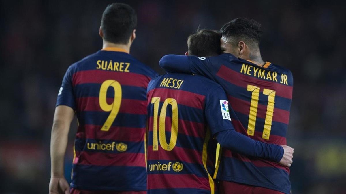 Neymar, Messi y Suárez celebran un gol al Sporting en la temporada 15-16.