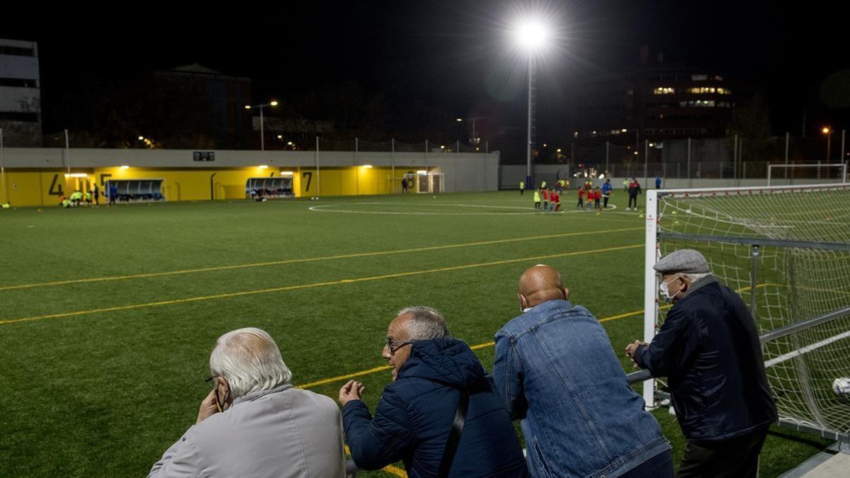 El CF Besòs del Baró de Viver recupera su campo de fútbol 35 años después.