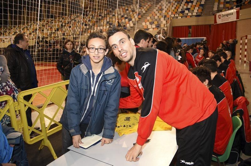 Firma de autógrafos de la selección española de balonmano