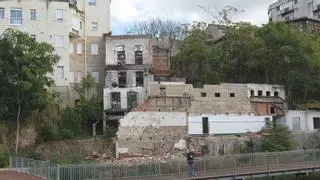 El Concello redacta el proyecto para demolición y preservación de las ruinas de la antigua casa de baños, según el PSOE