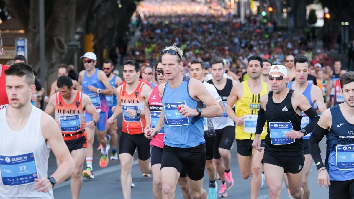 Las imágenes de la Zurich Maratón de Málaga