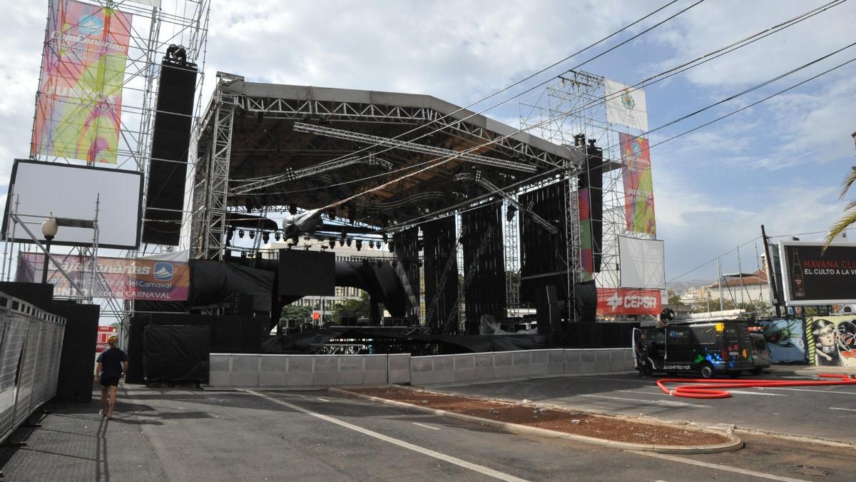 El escenario del concierto de Navidad que se mantuvo hasta febrero en el puerto de Santa Cruz en 2010.