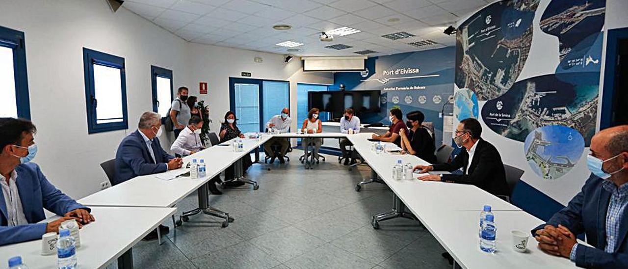 Un momento de la reunión celebrada ayer en Eivissa. | TONI ESCOBAR