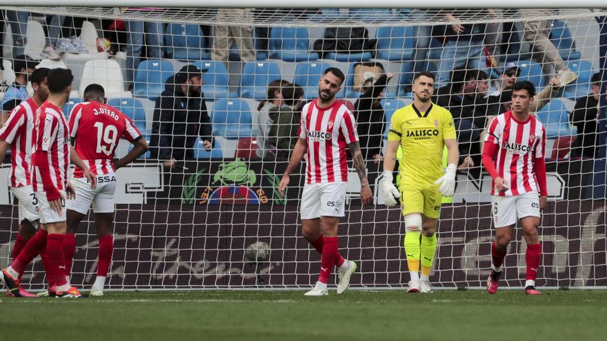 El partido entre el Levante y el Real Sporting, en imágenes