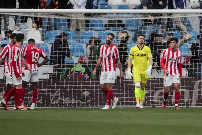 El partido entre el Levante y el Real Sporting, en imágenes