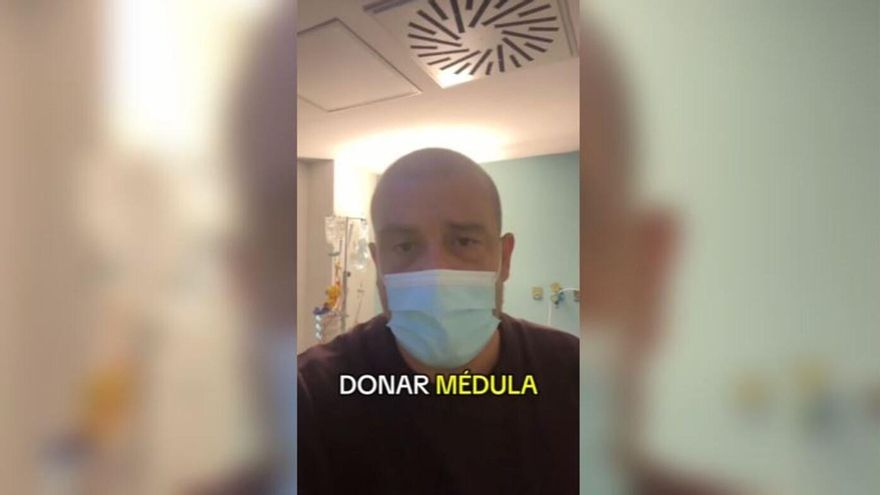 Una mujer embarazada.