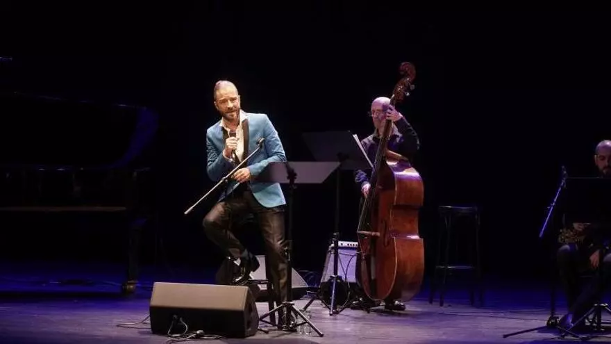 Borja Quiza rinde homenaje a Frank Sinatra en el teatro Colón