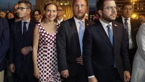 El ministro Félix Bolaños, con la presidenta del Congreso, Meritxell Batet, el consejero andaluz Antonio Sanz Caballero y el ’president’ Pere Aragonès, en la Feria de Abril