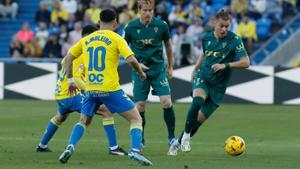 Resumen, goles y highlights del Las Palmas 1 - 1 Cádiz de la jornada 17 de LaLiga EA Sports