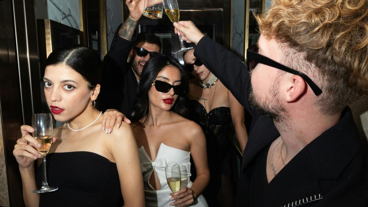 Thursday Dating reúne cada jueves a más de 200 solteros de fiesta.