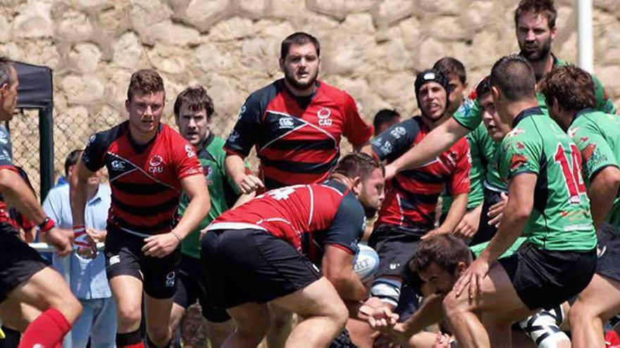 Un momento del partido entre el CAU Valencia y el Gernika.