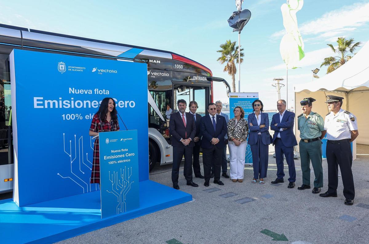 Presentacion de los nuevos autobuses híbridos y electricos de Vectalia