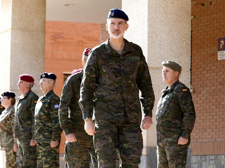 El rey Felipe VI visita el cuartel de Bétera